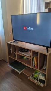 En tv och/eller ett underhållningssystem på Apartamento en Piura - Perú