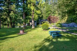 Gallery image of The Stonewater in Madeira Park