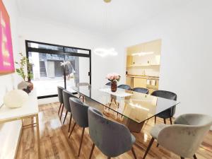 Χώρος καθιστικού στο Laila MaiaHome - Exclusiva Casa de 3 Recámaras y 3.5 Baños Polanco