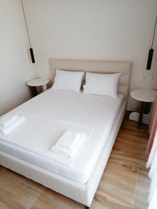Кровать или кровати в номере Villa Tonia Livadh Himare
