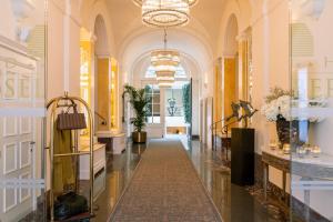 a hallway of a store with a hallwayngth at Grand Hotel Casselbergh in Bruges