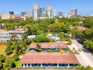 an aerial view of a park with a city skyline at Lovely 2 BR condo with free parking on premises in Fort Lauderdale
