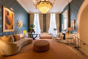 Posezení v ubytování Grand Hotel Casselbergh + 37 fotografií