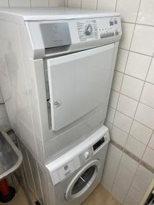 Fotografie z fotogalerie ubytování Stockholm Arlanda gratis parkering , Wifi, Fiber 1Gb, 2 enkelsängar, Långtidsboende rymligt o Garderober Room2 v destinaci Täby