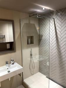 Ванная комната в Luxury City Centre Apartment