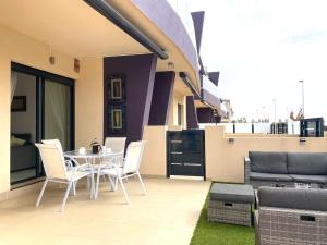 Część wypoczynkowa w obiekcie Precioso apartamento a tan solo 300 m de la playa!