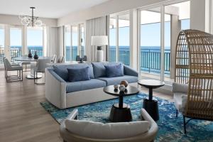 Posezení v ubytování San Juan Marriott Resort and Stellaris Casino