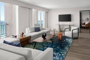 Posezení v ubytování San Juan Marriott Resort and Stellaris Casino