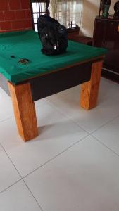 モンガグァーにあるKazapraiaの緑のテーブル
