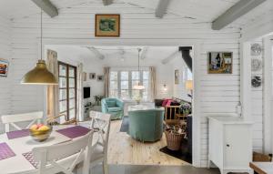 Χώρος καθιστικού στο Holiday Home Væggerløse With Fireplace V