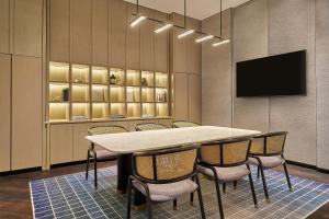 TV a/nebo společenská místnost v ubytování Penang Marriott Hotel