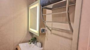 Un baño de B407-High Floor Pool View 1 Br At Ao Nang Beach