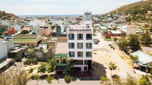 Afbeelding uit fotogalerij van Khách Sạn Nhơn Lý LYS HOTEL in Quy Nhon