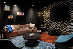 Posezení v ubytování Moxy Halifax Downtown
