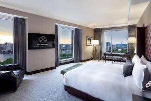 Postel nebo postele na pokoji v ubytování The Liberty, a Luxury Collection Hotel, Boston