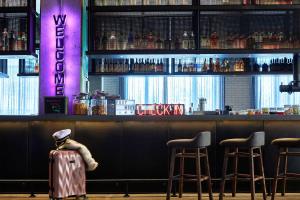 Lounge nebo bar v ubytování Moxy Columbus Short North
