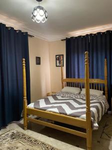 מיטה או מיטות בחדר ב-HIS&HERS MOTEL by MATHIAS