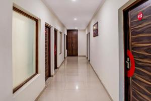 大诺伊达Super Townhouse Diamond View的走廊走廊,有门和走廊长度 更多28张照片