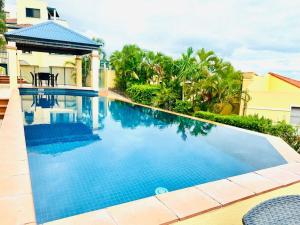 Πισίνα στο ή κοντά στο Beach Bliss Apartment- SeaViews-Wifi-Pool-Bbq
