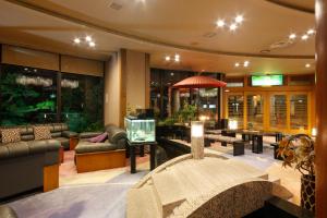 A seating area at Fuyo Bekkan