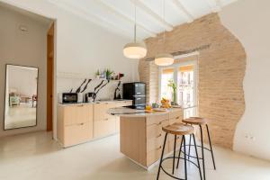 Kuchyňa alebo kuchynka v ubytovaní AD3B Bright 3Br and 2Bath apartment Downtown Sevilla