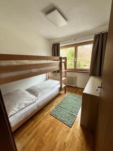 Postel nebo postele na pokoji v ubytování Apartment Bergblick + 36 fotografií