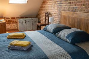 Gallery image of La Bicoque - Maison de pêcheur - Cour ext in Étretat