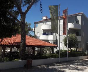 Budynek, w którym mieści się hotel