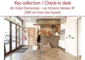 Dapur atau dapur kecil di Piccolo Catalunya Hostel