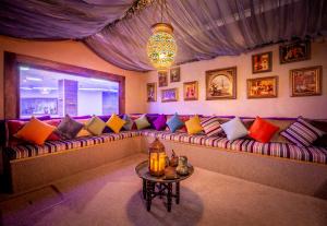 Гостиная зона в Vuni Palace Hotel & Casino & SPA