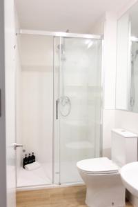 A bathroom at MonKeys Apartments Miraflores