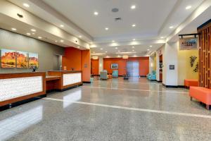Lobby o reception area sa Drury Inn & Suites Phoenix Chandler Fashion Center
