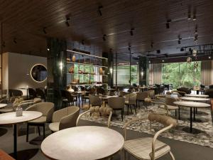 Lounge nebo bar v ubytování Mövenpick Resort & Spa Karpacz