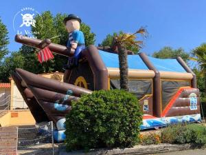 a water slide at a theme park at Camping 2 Plages et Océan in Châtelaillon-Plage