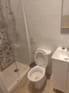 Ένα μπάνιο στο Apartamentos la chanca playa