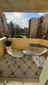 Balcony o terrace sa Appartement cosy 85m² à Montreuil idéal JO Paris 2024