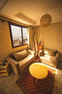Posezení v ubytování The Moroccan Surf House