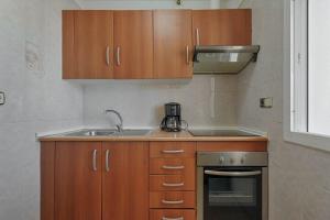 Η κουζίνα ή μικρή κουζίνα στο Acogedor y luminoso apartamento Planta 2 N3