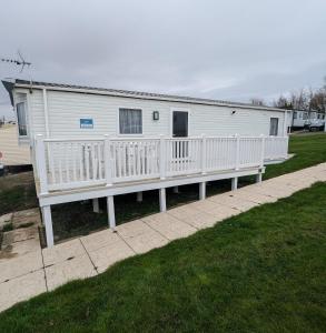 Gallery image of ACCESSIBLE FRIENDLY MODERN Family Caravan Littlesea Haven Weymouth in Weymouth
