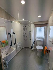 Gallery image of ACCESSIBLE FRIENDLY MODERN Family Caravan Littlesea Haven Weymouth in Weymouth