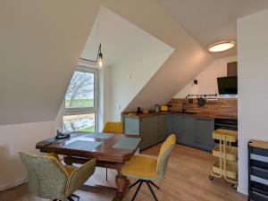 Dapur atau dapur kecil di Op Lundingland - Bootshaus am alten Priel