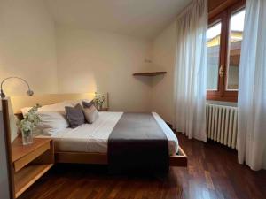 En eller flere senge i et værelse på Charming House on the Lake