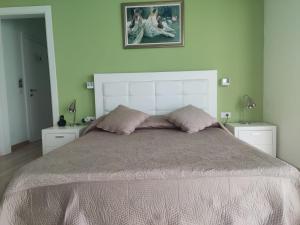 Letto o letti in una camera di Hotel & Restaurant White City