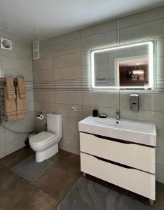 Ένα μπάνιο στο Husky House +100 φωτογραφίες