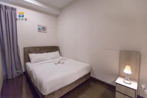 V Residence 2R2B at Sunway Velocity by Bai Yi # 0813a