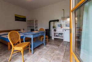 Kuchyň nebo kuchyňský kout v ubytování Apartmány Modrá Vrata
