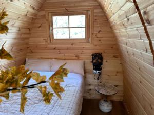 Posteľ alebo postele v izbe v ubytovaní Camping Ripolles