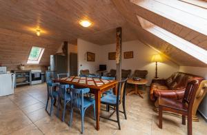Kuchyň nebo kuchyňský kout v ubytování Apartmány Modrá Vrata