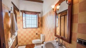 Kúpeľňa v ubytovaní Casa Rosario Almachar by Ruralidays + 22 fotografií