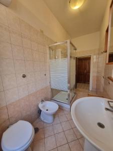 Koupelna v ubytování Reyes Suite & Rooms